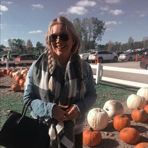 Meet your Posher, Sara